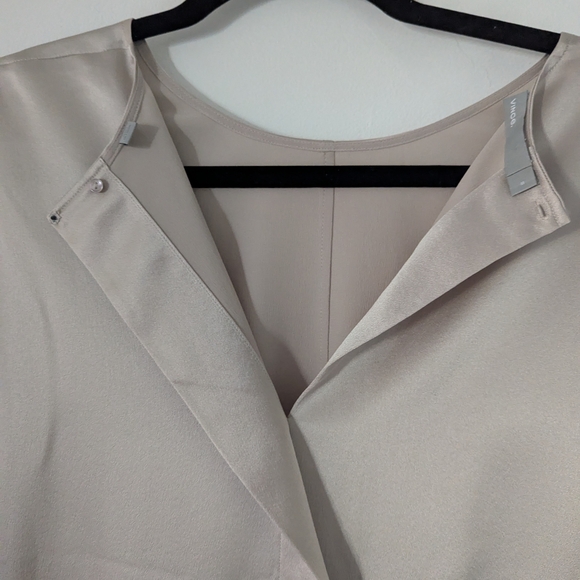 Vince Silk Shirt Blouse Hidden Button Sheer Stripe Classic Career Size 4 - Picture 2 of 10